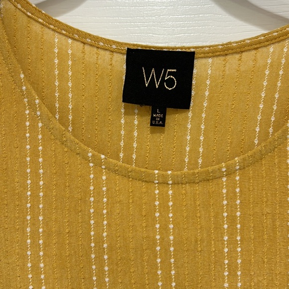 Women’s size Large tops - Picture 6 of 8